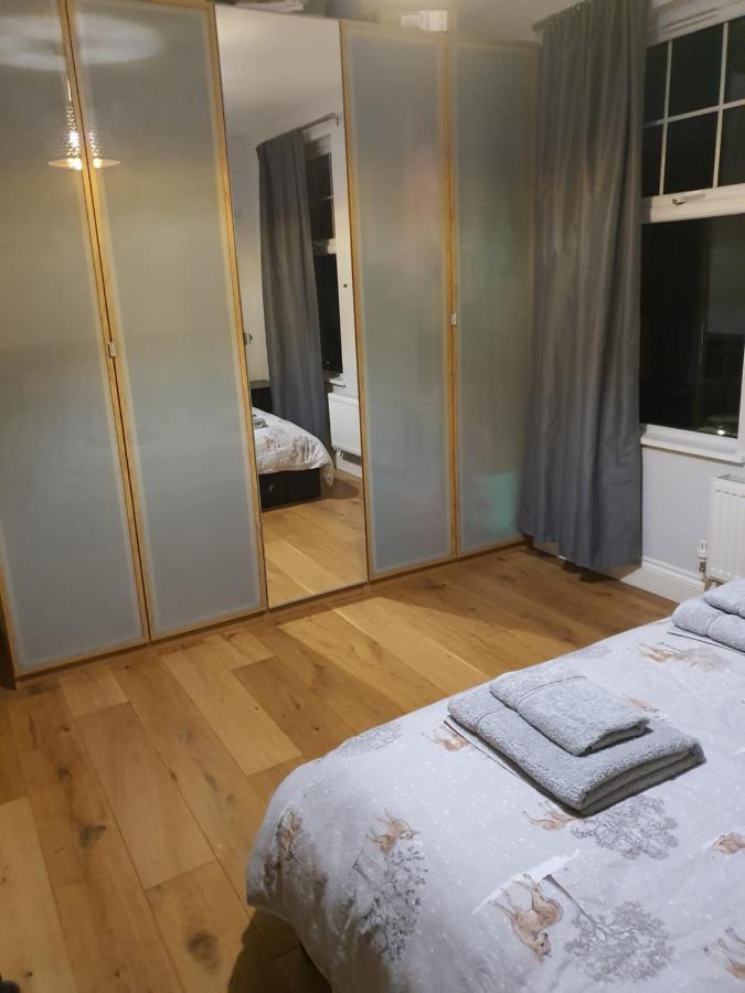 Daniari Guest Rooms Erith Esterno foto