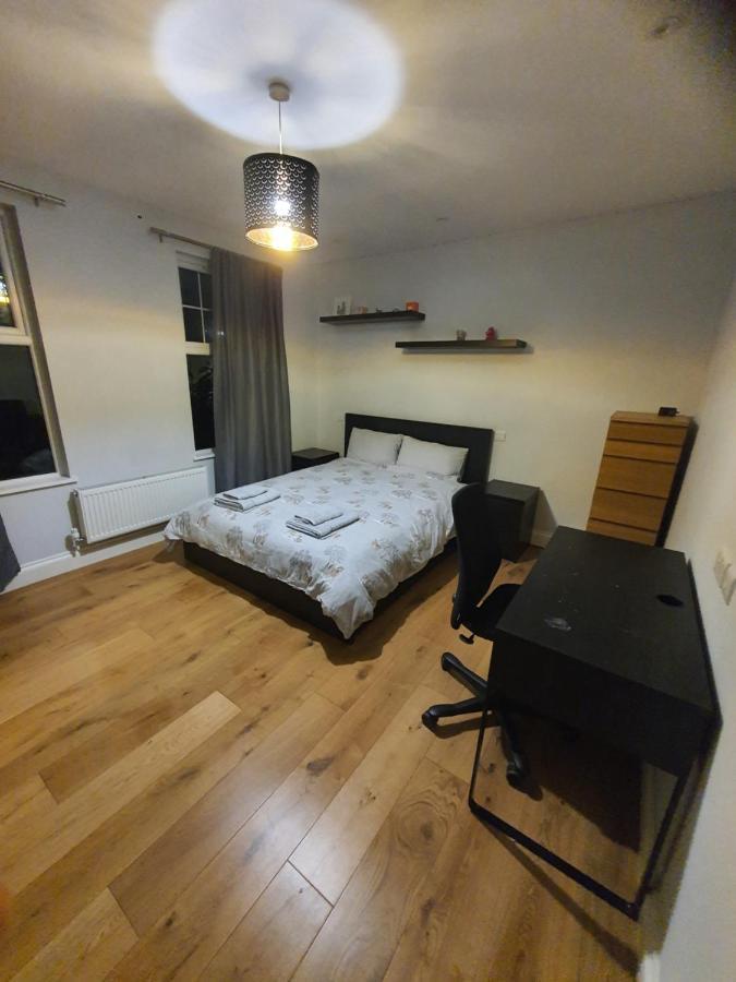 Daniari Guest Rooms Erith Esterno foto