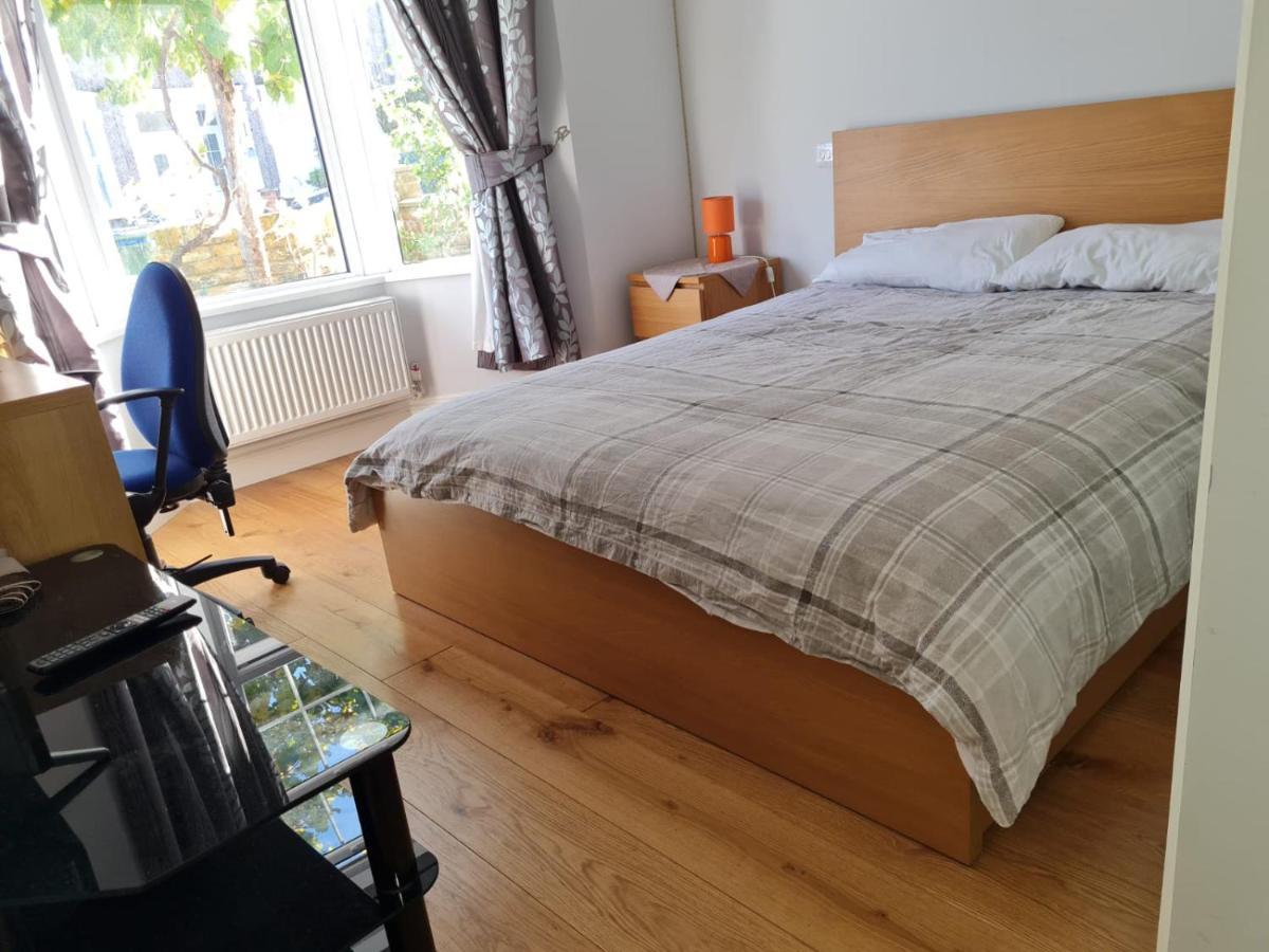 Daniari Guest Rooms Erith Esterno foto