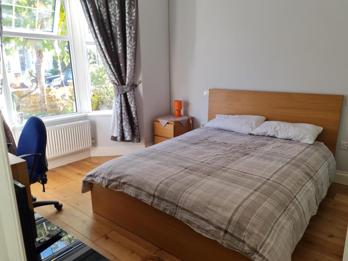 Daniari Guest Rooms Erith Esterno foto