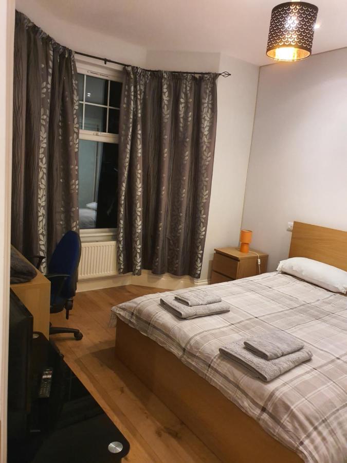 Daniari Guest Rooms Erith Esterno foto